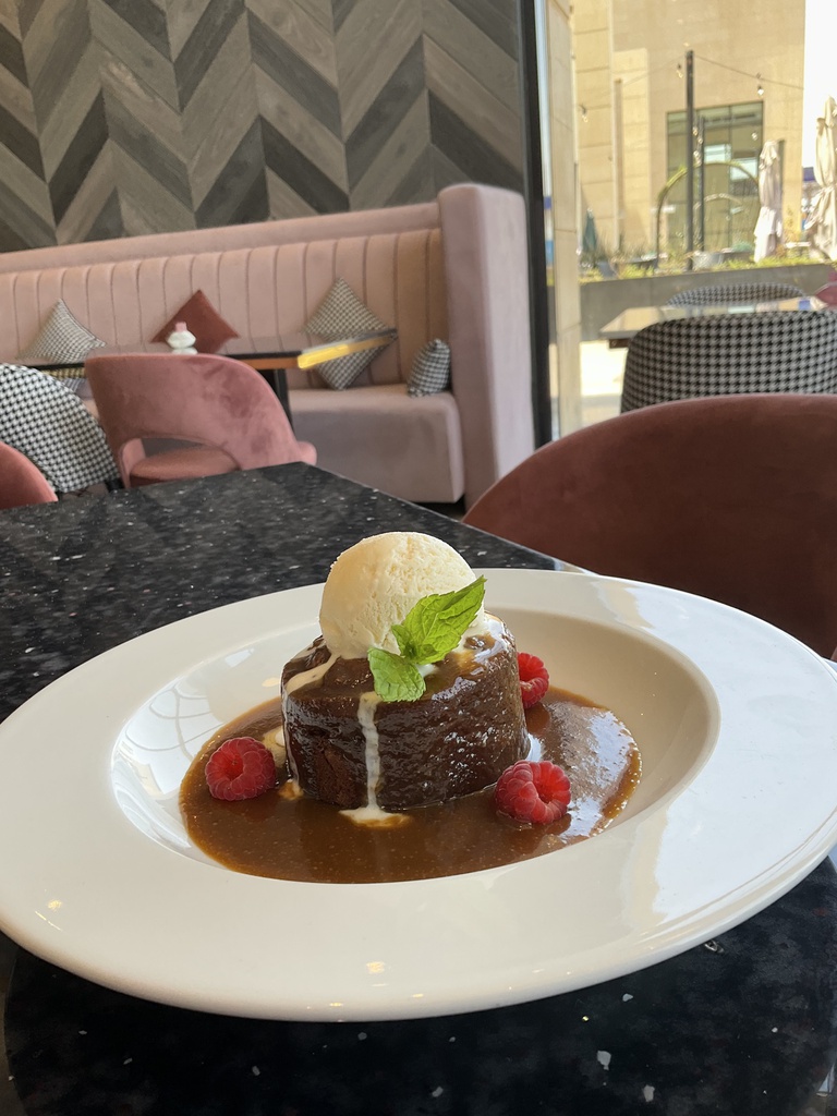 STICKY DATE PUDDING